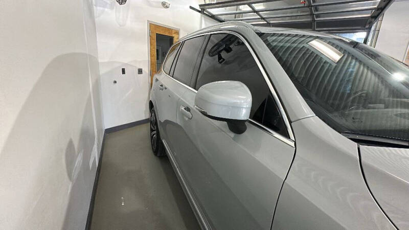 2025 Volvo XC90 B5 Core Bright Theme
