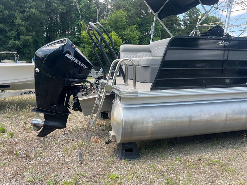 2022 Crest Pontoon Classic DLX 220 SLRC