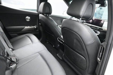 2025 Genesis GV60 Standard