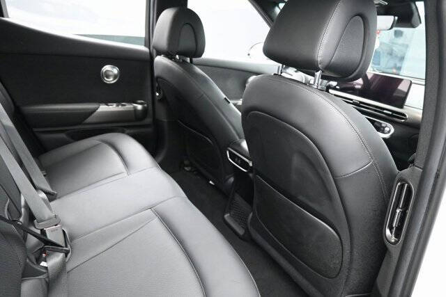 2025 Genesis GV60 Standard