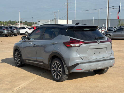 2023 Nissan Kicks SR
