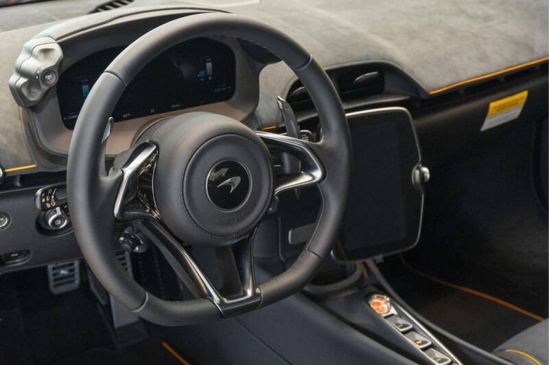 2026 McLaren Artura