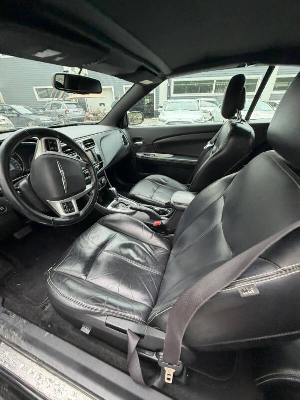 2011 Chrysler 200 Limited