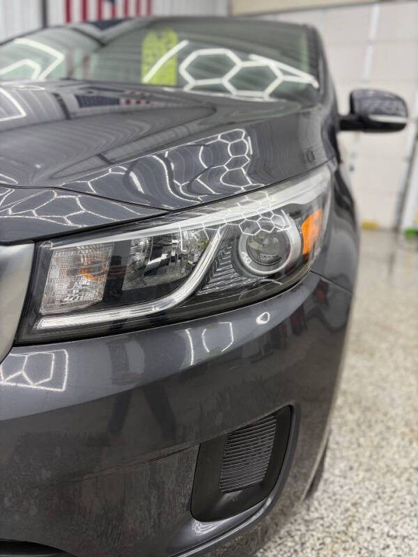 2017 Kia Sedona LX