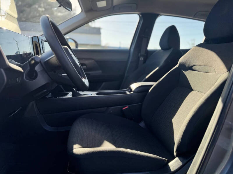 2025 Nissan Kicks S
