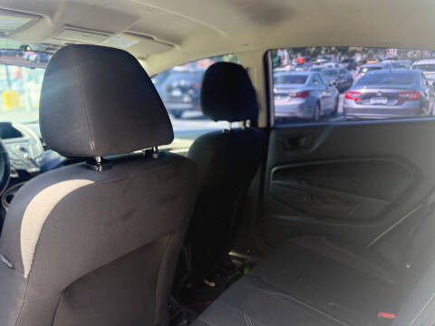 2014 Ford Fiesta SE