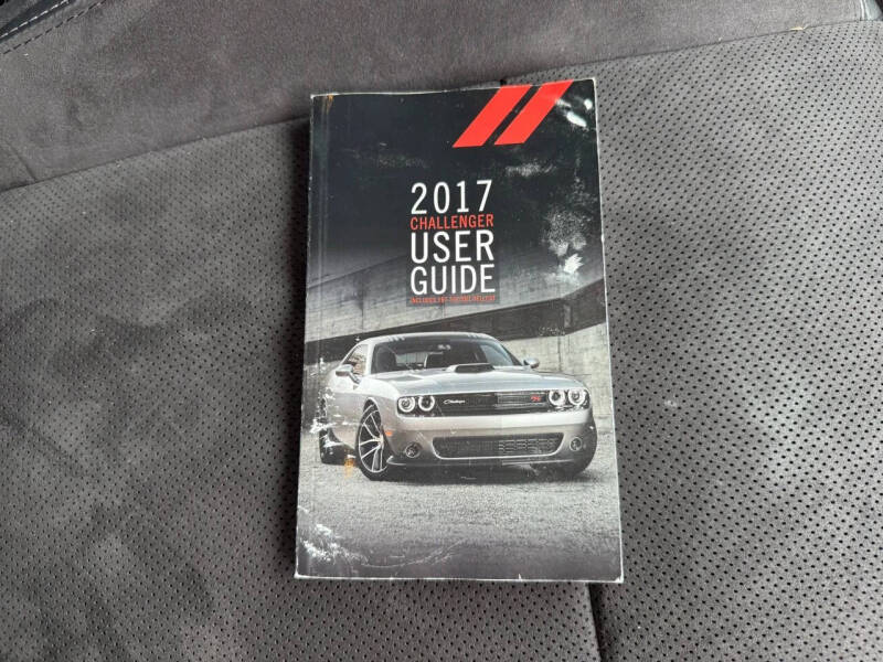 2017 Dodge Challenger 392 HEMI Scat Pack Shaker