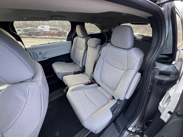 2026 Toyota Sienna LE 8-Passenger