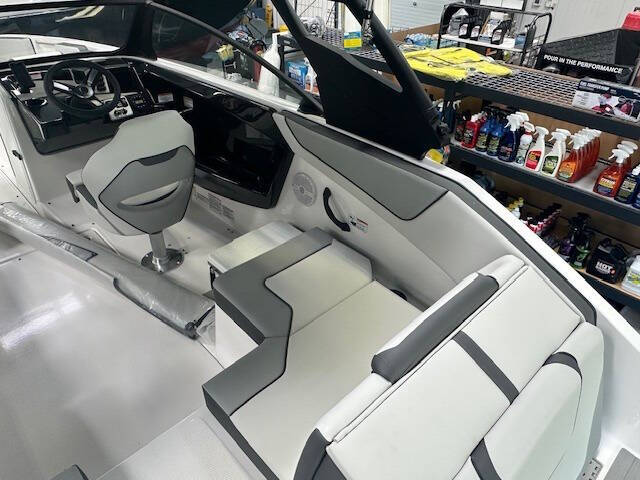 2025 Yamaha AR220
