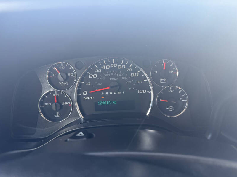 Image 9 of 2017 Chevrolet Express 3500