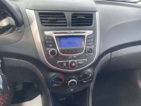 2013 Hyundai Accent GS