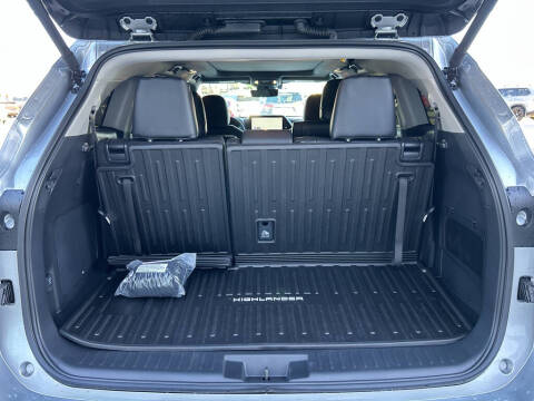 2025 Toyota Highlander Hybrid Platinum