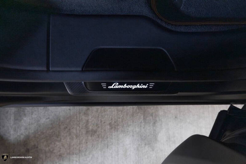 2024 Lamborghini Urus S