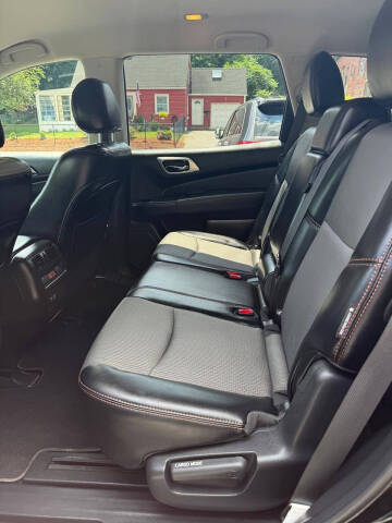 2019 Nissan Pathfinder SV