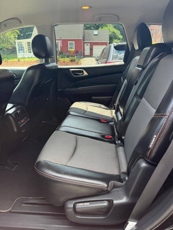 2019 Nissan Pathfinder SV