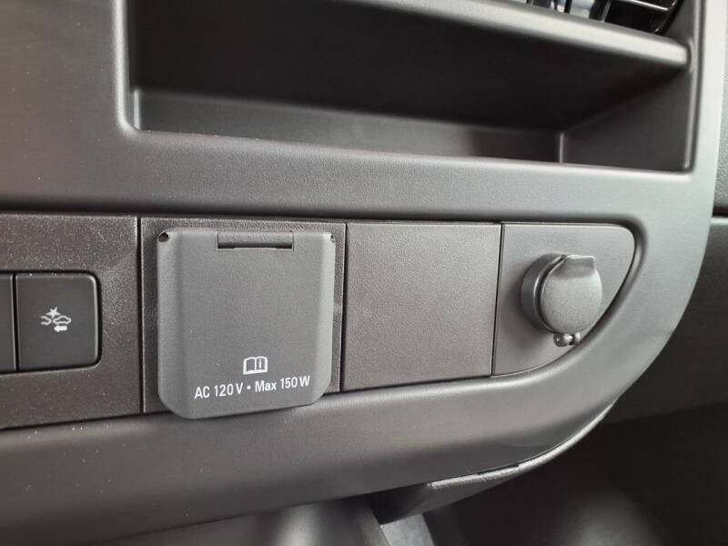 2025 GMC Savana 3500