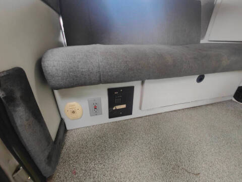 2003 Ford E-Series E-250 SD