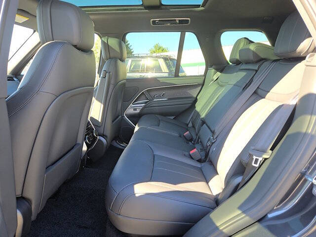 2025 Land Rover Range Rover P400 SE