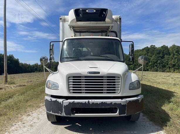 2018 Freightliner M2 106
