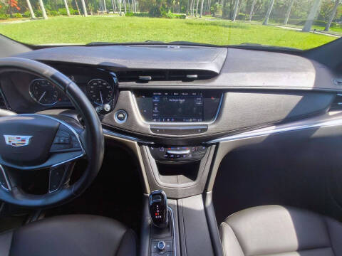 2023 Cadillac XT5 Luxury