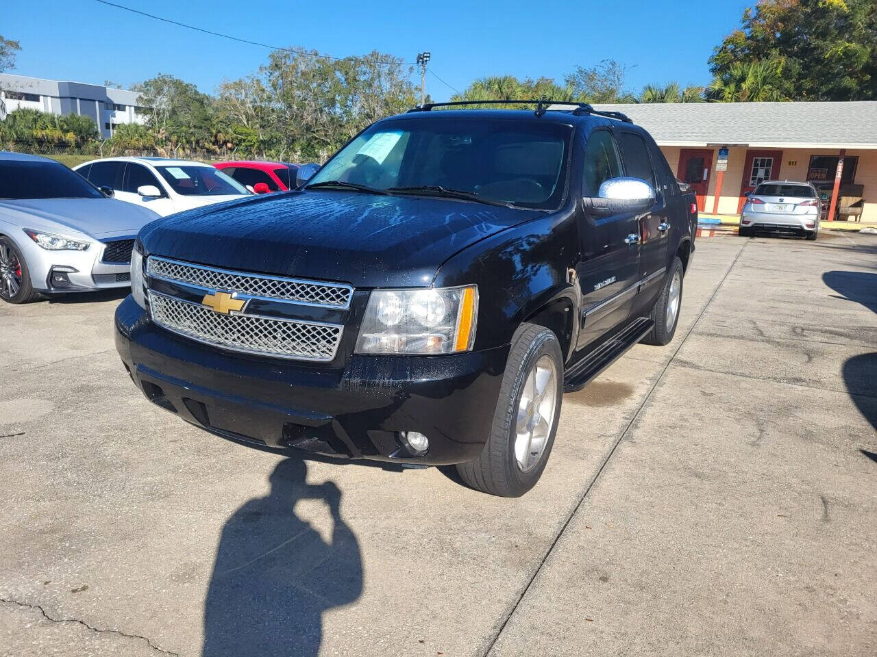 2012 Chevrolet Avalanche for sale at FAMILY AUTO BROKERS in Longwood, FL