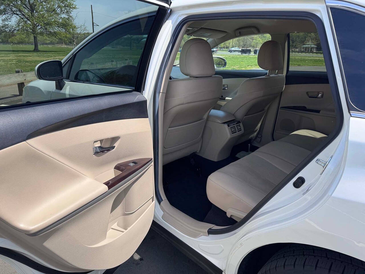 2011 Toyota Venza 12