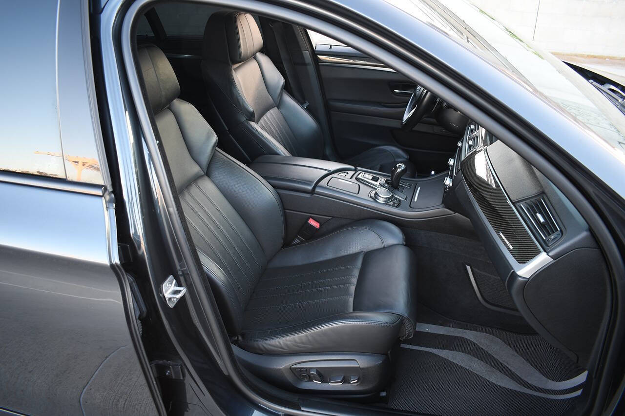 Singapore Grey Metallic 2015 BMW M5 Base 4dr Sedan 12