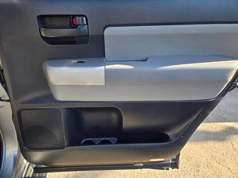 2008 Toyota Sequoia SR5