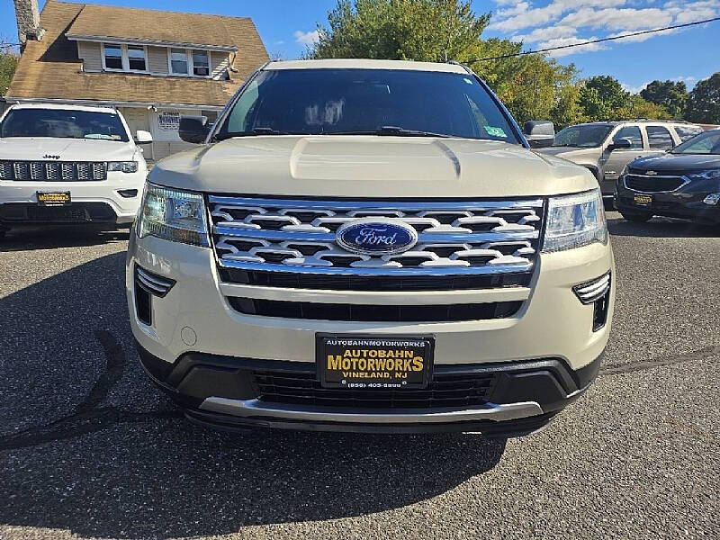 2018 Ford Explorer XLT photo 2