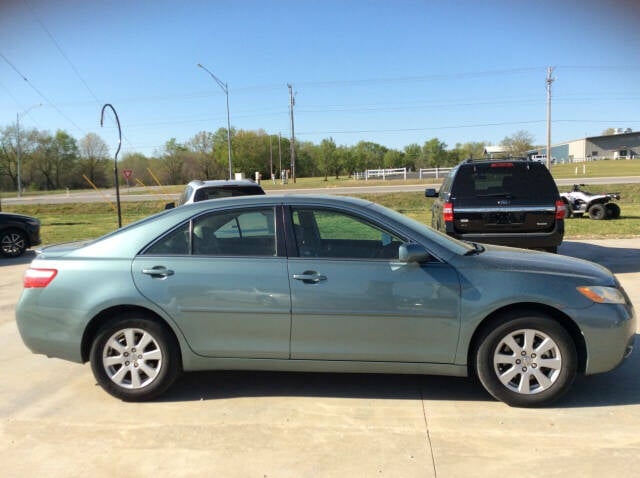 Used 2007 Toyota Camry XLE with VIN 4T1BE46K57U605477 for sale in Joplin, MO