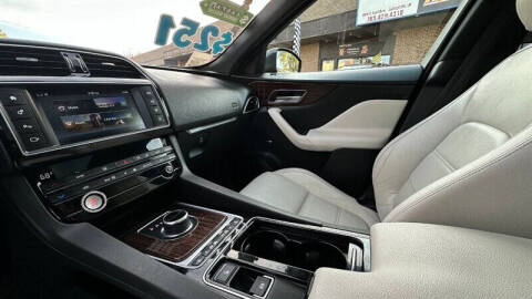 2018 Jaguar F-PACE 25t Prestige