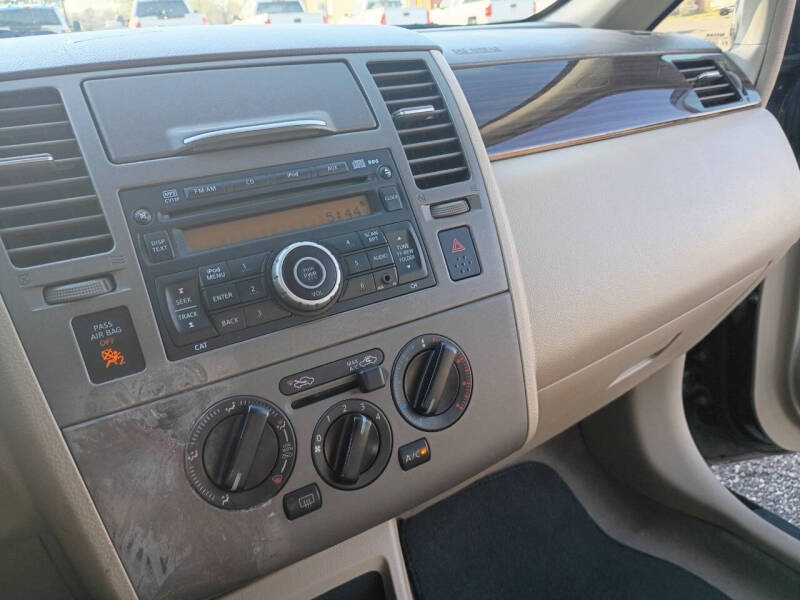 2011 Nissan Versa 1.8 SL
