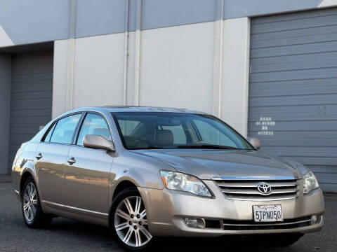 2006 Toyota Avalon for sale at Autoaffari LLC in Sacramento CA