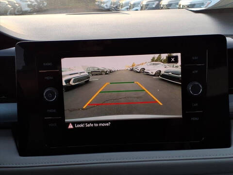 2025 Volkswagen Taos SEL 4Motion