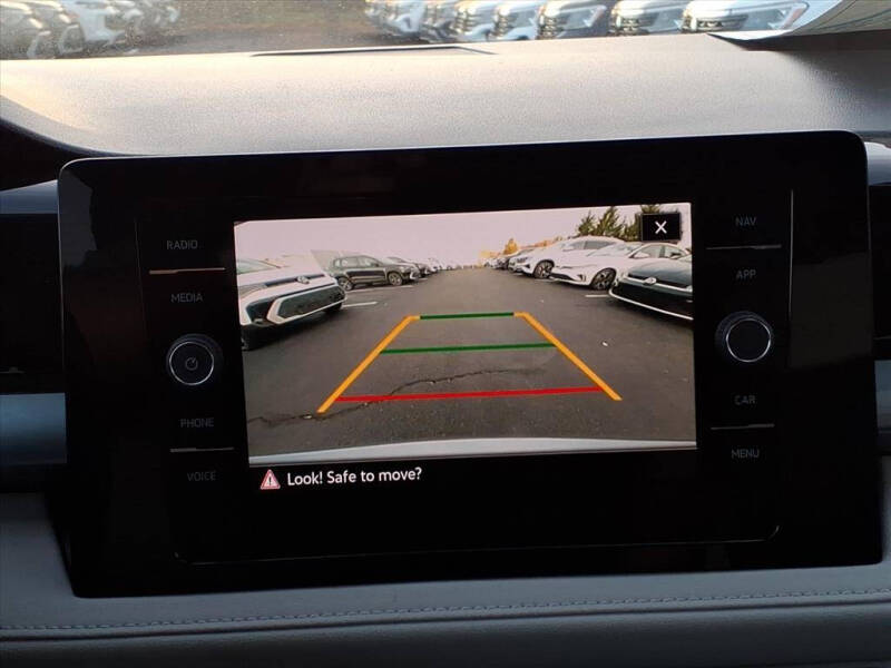 2025 Volkswagen Taos SEL 4Motion