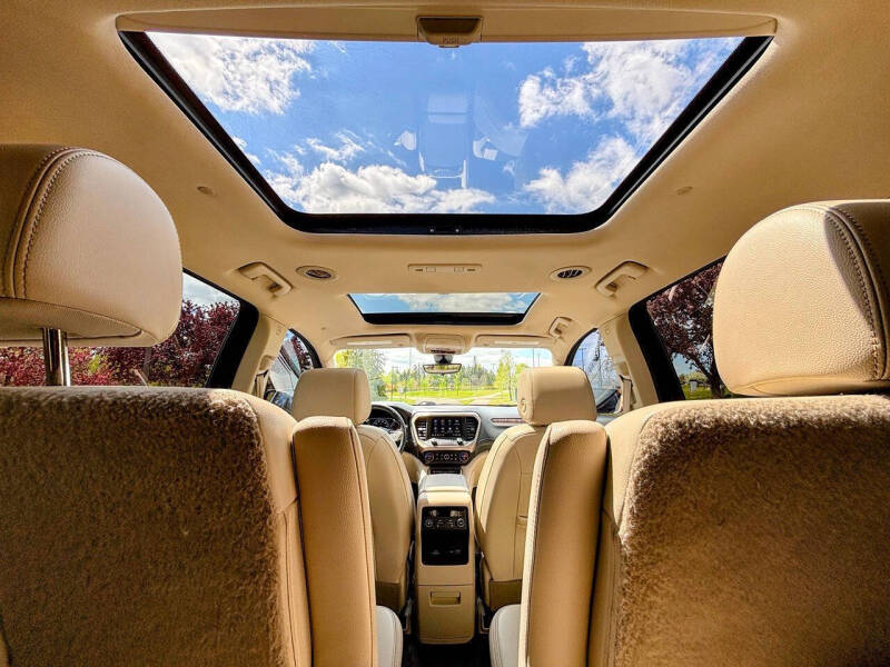2020 GMC Acadia Denali