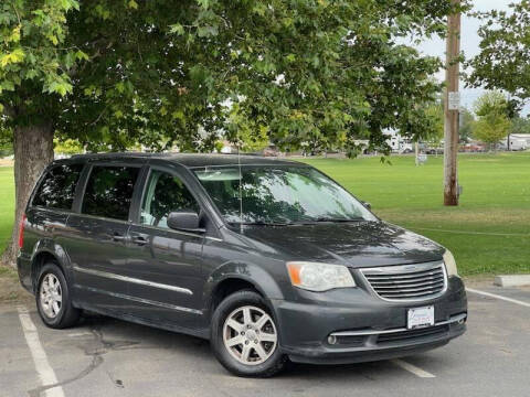 2012 Chrysler Town and Country Touring