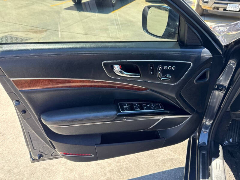 2015 Kia K900 Luxury