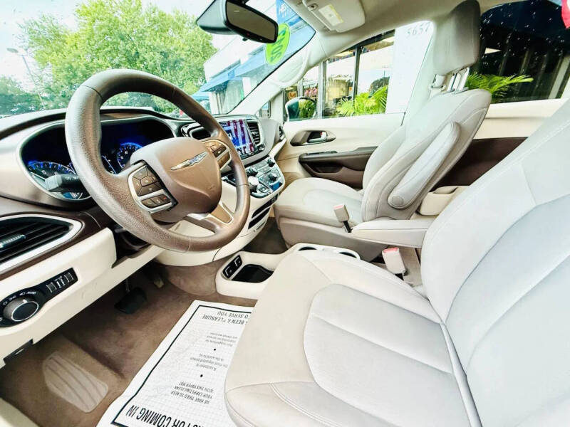 2017 Chrysler Pacifica Touring