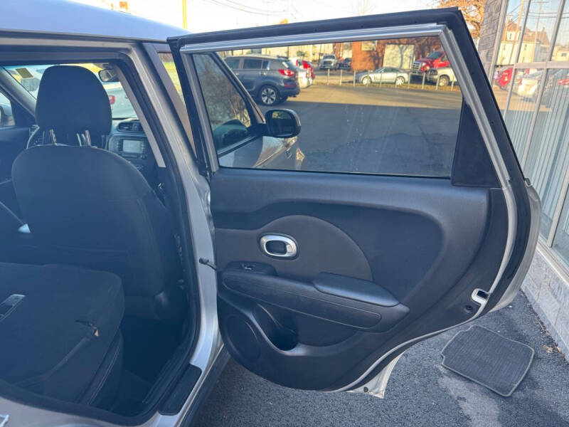 2017 Kia Soul +