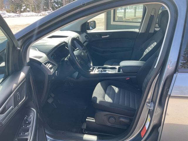 2022 Ford Edge SE