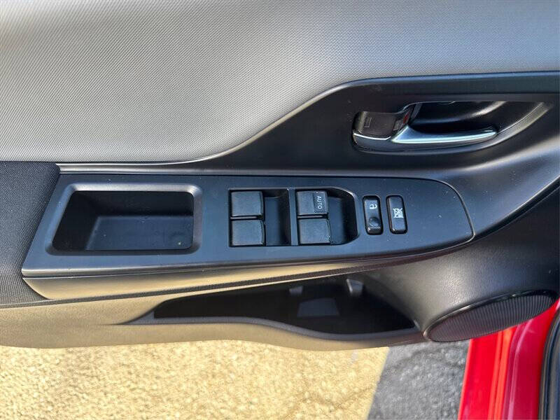 2016 Toyota Yaris 5-Door SE