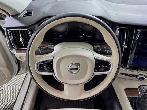 2021 Volvo S60 T5 Momentum