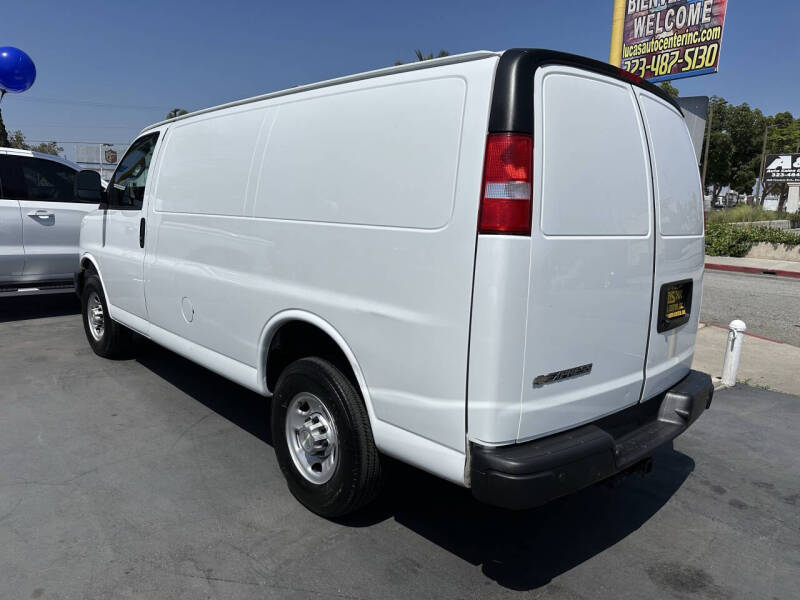 2022 Chevrolet Express 2500