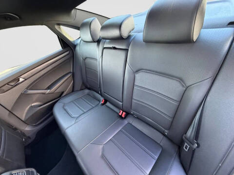 2021 Volkswagen Passat R-Line