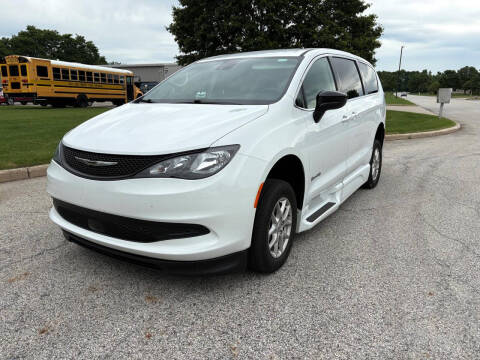 2024 Chrysler Voyager LX