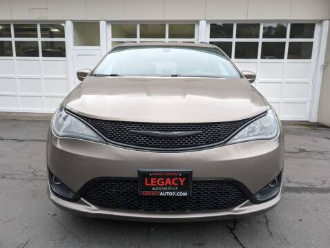 2018 Chrysler Pacifica for sale at Legacy Auto Sales LLC in Seattle WA