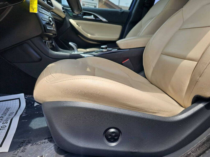 2018 Infiniti QX30 Premium