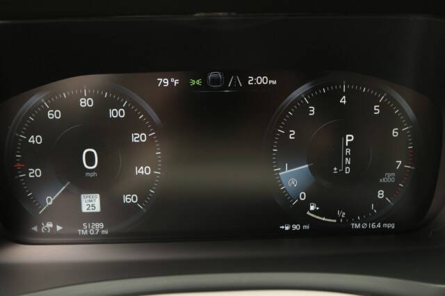 2022 Volvo XC90 T5 Momentum