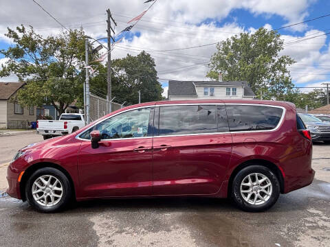 2021 Chrysler Voyager LX